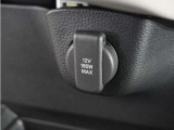 ◆アクセサリーソケット◆ドラレコの電源やスマートフォンの充電等に使用できる便利な電源ソケット!使いやすい場所に装備されています。