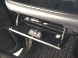 車を初めて購入されるお客様や、車にあまり詳しくないお客様にもわかりやすく丁寧に説明させて頂きます♪