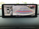 360&deg;ビューモニターでは前後左右4つのカメラ映像をさまざまな走行状況に応じて切り替えてセンターディスプレイに表示することで、駐車時や狭い道でのすれ違い時、見通しの悪い交差点進入時でも安心感を高めます