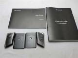 取説・メンテナンスノート・スマートキー・カードキーの4点セットです。