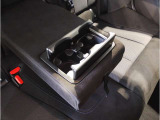 BMWの少し硬めの足回りは車の縦揺れを素早く整えるため、同乗者の方への車酔いにも効果が御座います。