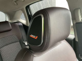 ヘットレストにBOSEスピーカーがついています。
