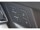 シートポジションを記憶・呼び出しできるメモリー機能を装備しています。