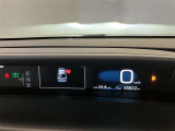 「中古車ハイブリッド保証」ハイブリッド機構を無償で保証します。保証期間は、初度登録年月から10年、またはロングラン保証が終了後3年間。ただし累計走行距離が20万km以内です。