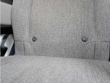 ◆ISOFIX◆シートベルトいらずでチャイルドシートと固定金具を連結するだけでガッチリ固定できます。