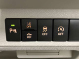【運転席インパネスイッチ】安全装置関係のスイッチも操作しやすい位置に配置されています。