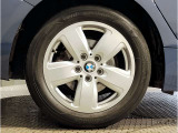 【BMWアロイホイル】軽量かつ強度に拘ったアロイホイル。走行性能ポテンシャルを引き出す設計。車の足元を引き締めてくれる大きなポイントはアロイホイルです。