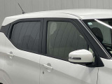 プラスチックバイザーがない分デザインもすっきり★洗車の時の窓拭きもラクラクです!