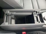 運転席まわりの画像です。