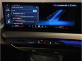 【アンビエントライト】アンビエントライトが加わる事で、車内空間に大きな違いが生まれます。特に夜間ドライブでは上質でラグジュアリーな車内を演出。ドライバー好みのイルミネーションをお楽しみ頂けます!