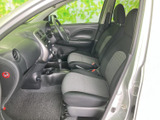 視界を遮らず、運転しやすいよう配慮されたデザイン。スムーズな運転操作をサポートします。