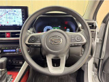 ステアリングスイッチ搭載!手を離さずに手元のスイッチでさまざまな操作が可能。運転中、視線をそらさなくても操作ができて安全です!