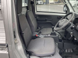 運転席です。シートには汚れ等が無く綺麗です。