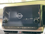 【メーカー純正ナビ】インテリアに溶け込むスタイリッシュな「専用設計」メーカーナビを装備♪視認性や操作性など基本性能にも優れ、より上質なカーライフをお楽しみいただけます。