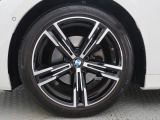 BMWならではの卓越した走りを支えるホイールと足回りです!