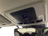 【SOSボタン】体調が悪くなったときや、事故に遭遇したとき、あおり運転にあっている時など、緊急時にボタンを押すと緊急サポートセンターにつながり、オペレーターが警察・救急への取次ぎを行います。