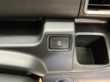 【助手席側パワースライドドア】です。リモコンや運転席のスイッチ操作で楽々自動開閉。