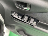 運転席側のドア部。パワーウィンドーのスイッチになります。