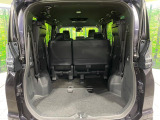 普段のお買い物や通勤、送迎等に十分な荷室スペースを確保しております。セカンドシートを倒すと、大きな荷物の積載も可能です♪