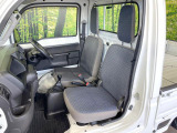 ドライバーによって運転しやすいポジションは異なり、あの車はどうなのか不安なこともありますよね。気になるお車は店頭で乗り込んでご確認いただけます♪