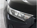 LEDヘッドライトです。デザイン性がよくとても明るいので、夜間の走行や悪天候でも安心です。しかも長寿命!
