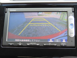 リアワイドカメラシステム!従来の視野に加えて、後方側方を約180&deg;まで見えるワイドビューと、後方を真上から見たような視野で駐車時などに便利なトップダウンビューの3つの視野があります!