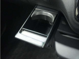 ◆ドリンクホルダー◆手の届きやすい場所にドリンクホルダーがあり、とても便利です。