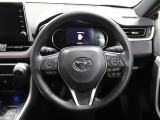 各操作スイッチなどもハンドルから手を放すことなく操作可能で安全運転に支援いたします!