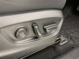 パワーシート搭載。微妙な調整が手軽にでき、ピッタリのポジションで運転することが可能です。