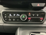 フロント両席にはシートヒーターが付いています!寒い日に便利な装備ですね。