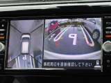 【アラウンドビューモニター&バックモニター】クルマを真上から見下ろしているかのような映像が表示され、周囲の状況がひと目で把握できるので、安心してスマートに駐車できます。駐車が苦手な方にオススメです!