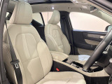 XC40 T4 AWD インスクリプション 4WD 4WD 本革シート