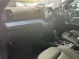 このお車はMINI NET浦和美園に展示中です!総在庫1000台を当店でご案内可能です!ご来場、お問い合わせをスタッフ一同お待ちしております。