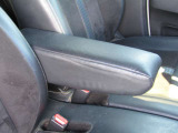 アームレスト♪これがないと運転が落ち着かないという方もいるのでは?