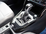 延長保証サービス延長保証期間1年/2年 認定中古車保証満了日の翌日から1年間、または2年間。
