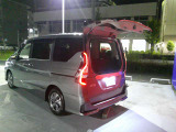 利便性&ビジュアル共に好評頂いております!狭い駐車場で大活躍のデュアルバックドア!