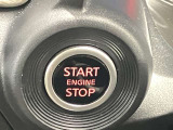 【プッシュ式エンジン・インテリジェントキー】プッシュ式エンジンスタートでブレーキを踏んでボタンを押すだけでエンジン始動がスムーズ!!鍵をカバンに入れているだけでエンジンの始動が可能★