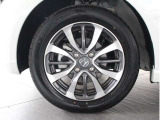 純正のアルミホイールが足元を飾ります!タイヤサイズは155/65R14となります。