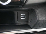 ◆USBチャージャー◆使いやすい場所に装備されています。