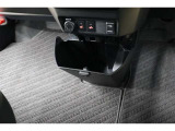 運転席と助手席の間にセンターロアボックスがあります!