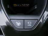 パーキングアシストを使えば、難しい駐車場所も安心できますね。