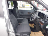 清潔で広々した座席です!是非、現車を見て体感してみてください。