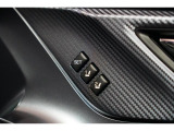 運転席のシートポジションメモリー機能は、登録済みの運転者と交代しても、シートポジションの変更の手間がかかりません。