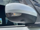 ウインカー付き電動格納ドアミラーです。