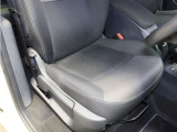 使用感がでやすい運転席側シートですが、ご覧のようにきれいな状態となっております。0078-6002-617225までお気軽にお問合せ下さい。