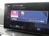 車両の頭脳といっても過言ではない『iDrive・システム』。オーディオ・ハンズフリー・ナビゲーションはもちろん、車両状況・操作説明まで確認する事ができます。