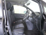 見通しの良いすっきりとした視界で、誰でも運転しやすいです。運転のしやすさは疲れにくさにも繋がりますよ♪