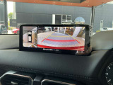 360&deg;ビューモニターでは前後左右4つのカメラ映像をさまざまな走行状況に応じて切り替えてセンターディスプレイに表示することで、駐車時や狭い道でのすれ違い時、見通しの悪い交差点進入時でも安心感を高めます