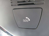 SOSコール装備です。緊急時は遠慮なく押してください。BMWメーカーエマージェンシーに直結致します。