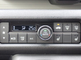 ◆【フルオートエアコン】お好みの温度に設定するだけで、エアコンの風量やモードを自動で切替してくれ車内の温度を最適になるようにコントロールしてくれる優れものです。